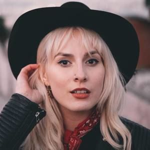 Meet your Posher, Nathalie